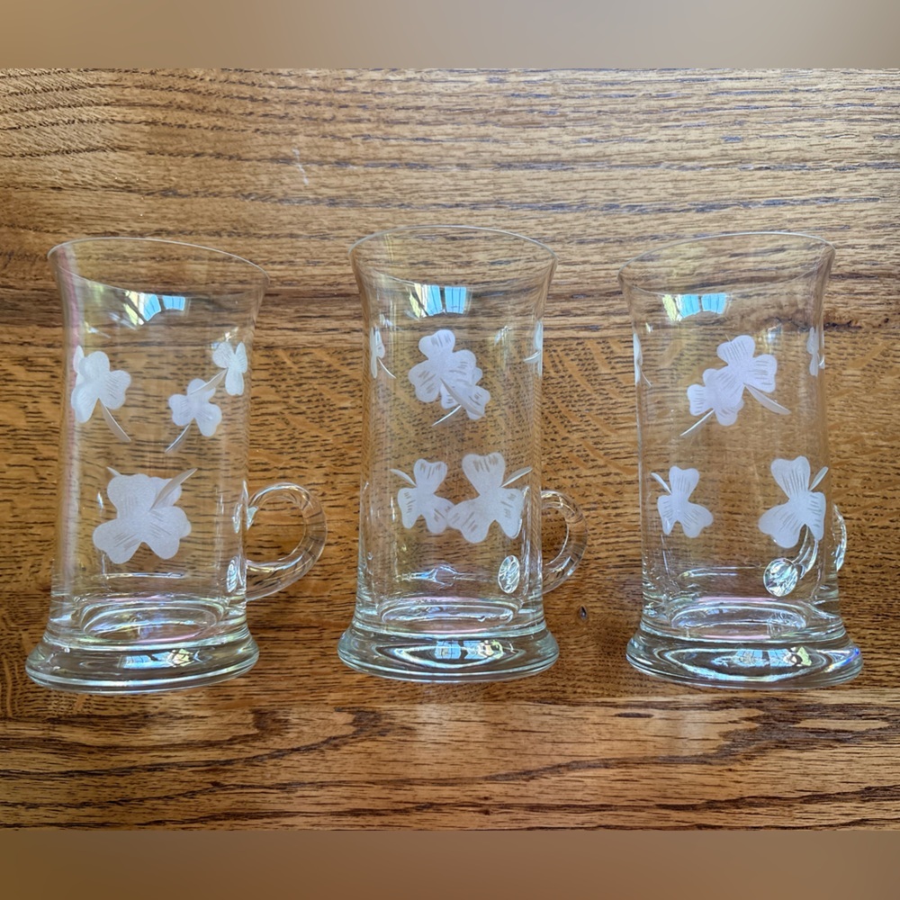 Vintage Set of 3 Clear Irish Cream Glass Mugs with shamrock Etching - Picture 9 of 13